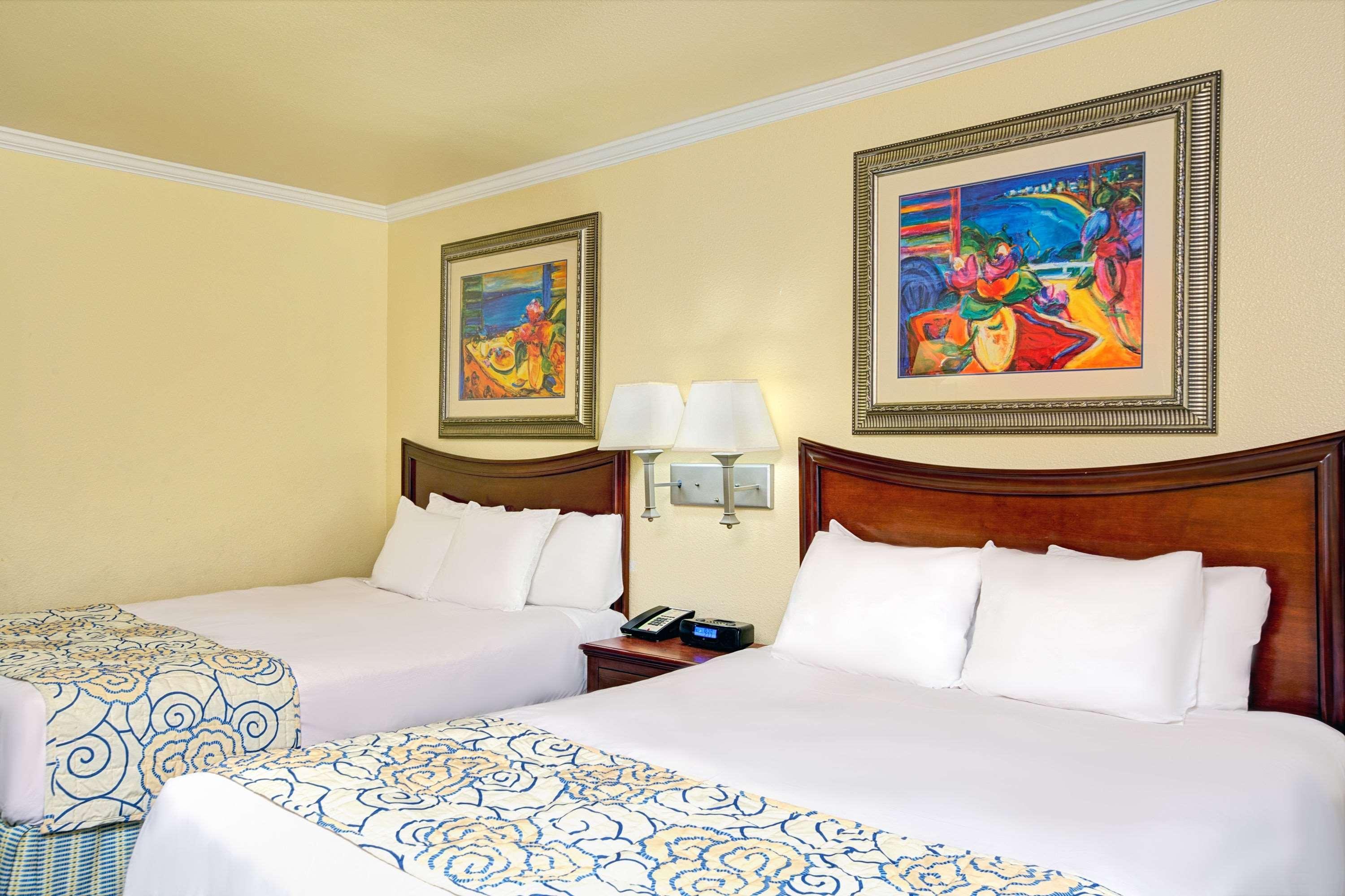 Super 8 By Wyndham Santa Cruz Beach Boardwalk Екстериор снимка